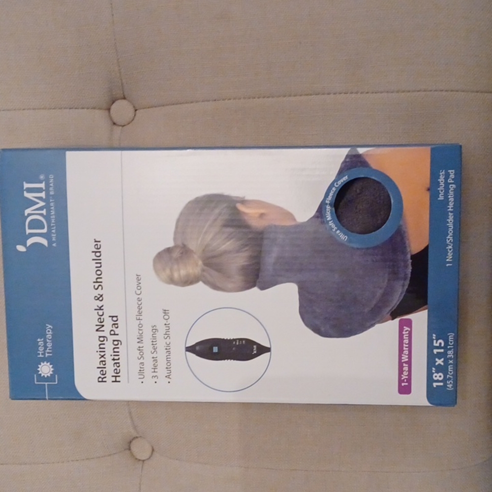 (NIB) DMI -Relaxing Neck & Shoulder Heating PAD